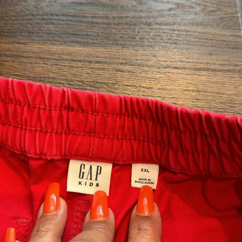 Gap Youth Pre Loved Slip on Shorts with Pockets.